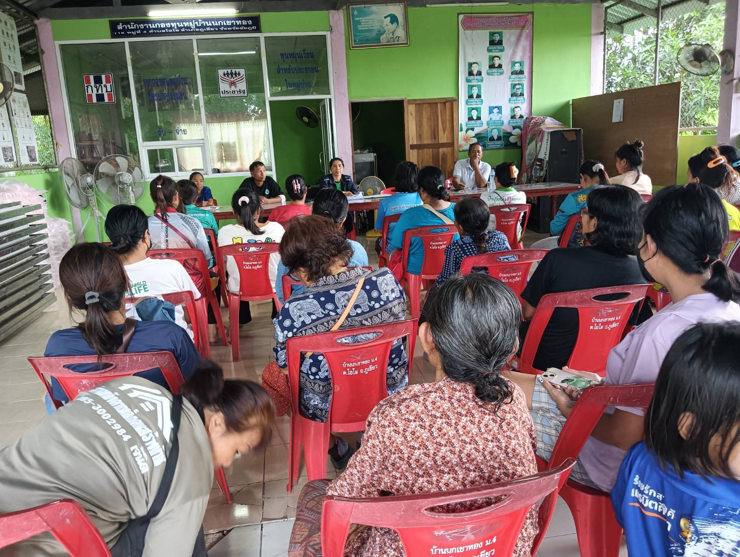 สพอ.ภูเขียว : สนับสนุนการดำเนินงานโครงการแก้ไขปัญหาความยากจน (กข.คจ.) บ้านนกเขาทอง ม.4 ต.โอโล อำเภอภูเขียว จังหวัดชัยภูมิ