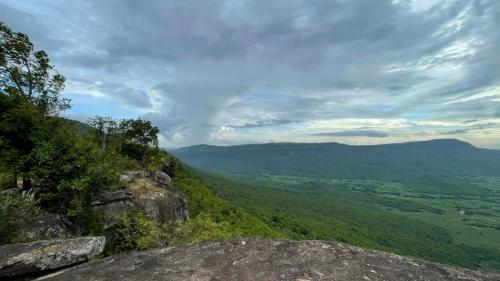 พช.ภูเขียว ชวนเช็คอิน "ภูหยวก" : สัมผัสไอหมอก กอดวัฒนธรรม ลิ้มรสสำรับพื้นถิ่น